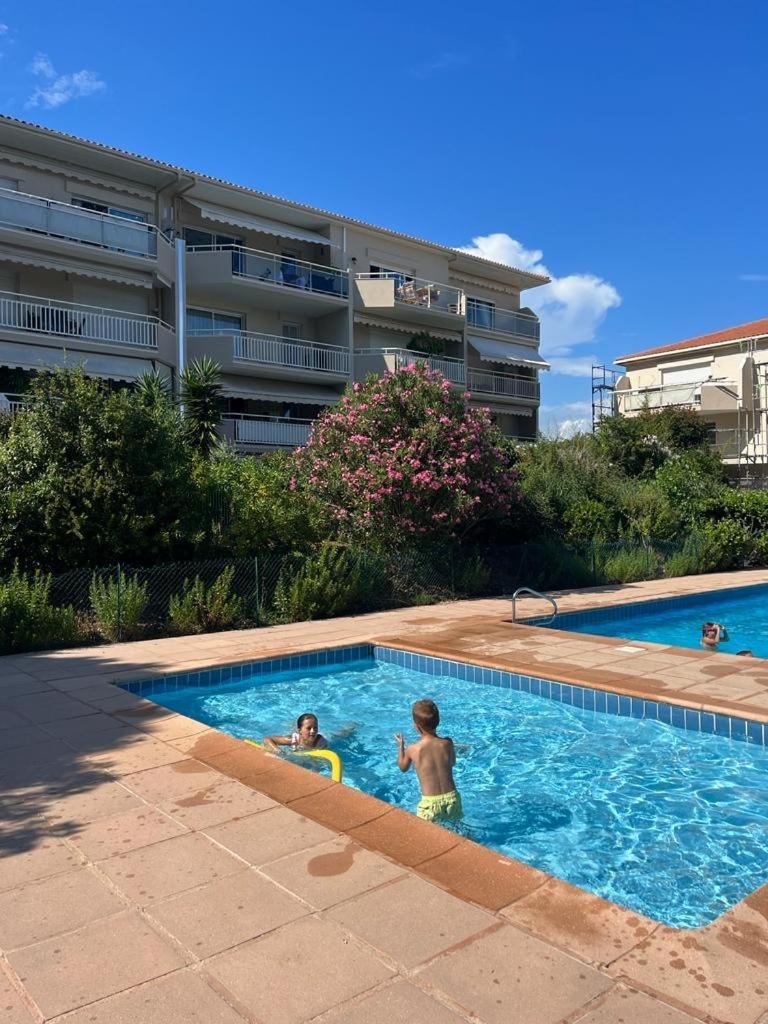 Studio Cosy Avec Terrasse Et Garage Saint-Laurent Du Var Limitrophe Nice Εξωτερικό φωτογραφία